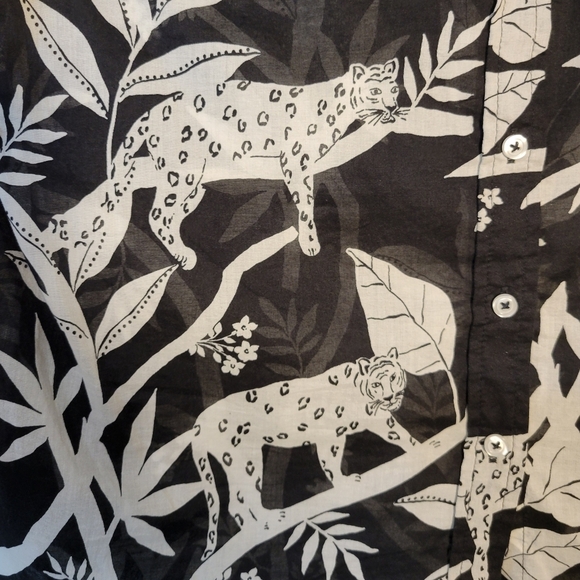 Talbots (Women's MP) Long sleeve Button down Semi-sheer "Tropical Panther" Top - Picture 4 of 11